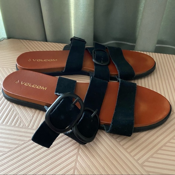 Volcom Sandals Buckle Up Buttercup Strappy Slides - Picture 6 of 13